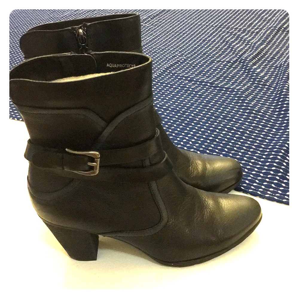 Blondo black leather booties